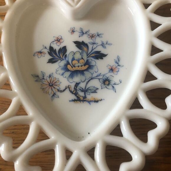 Westmoreland White Heart-Shaped Dish with Blue Floral Design - Picture 3 of 4